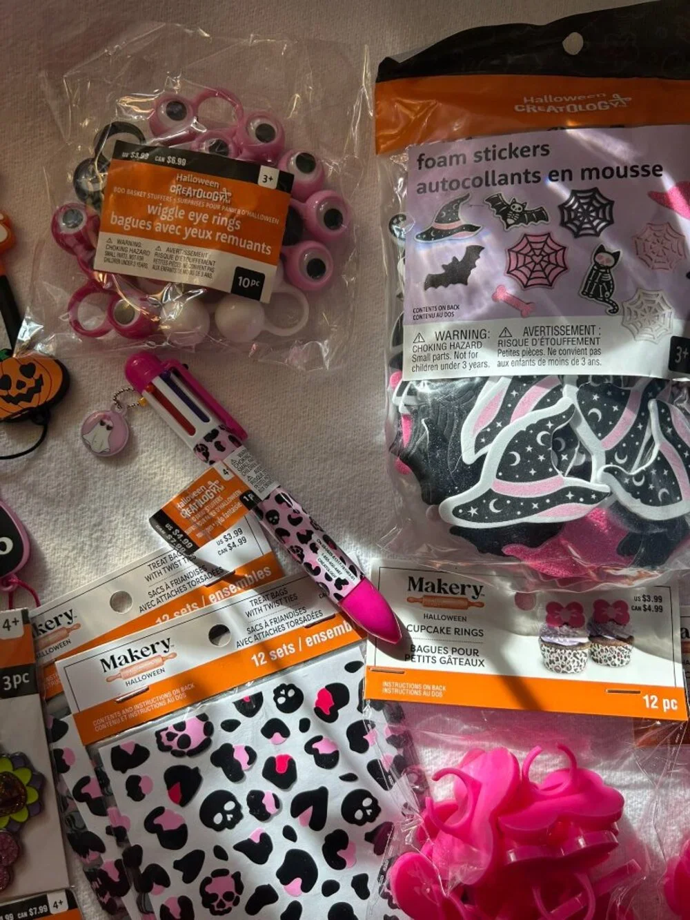 21 Piece Party Craft Halloween DIY Bundle NWT MSRP $91.79